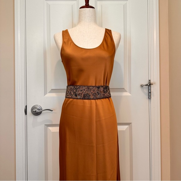 Intrend by Max Mara Gold Dress with Max&Co Label-cut Embroidered Beads Belt. M - Picture 3 of 16